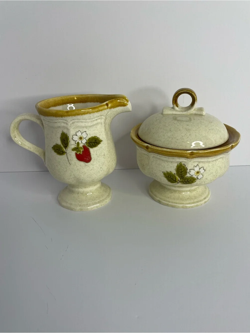 VTG Mikasa Strawberry Festival Creamer and Sugar Bowl Set EB 801 Excellent